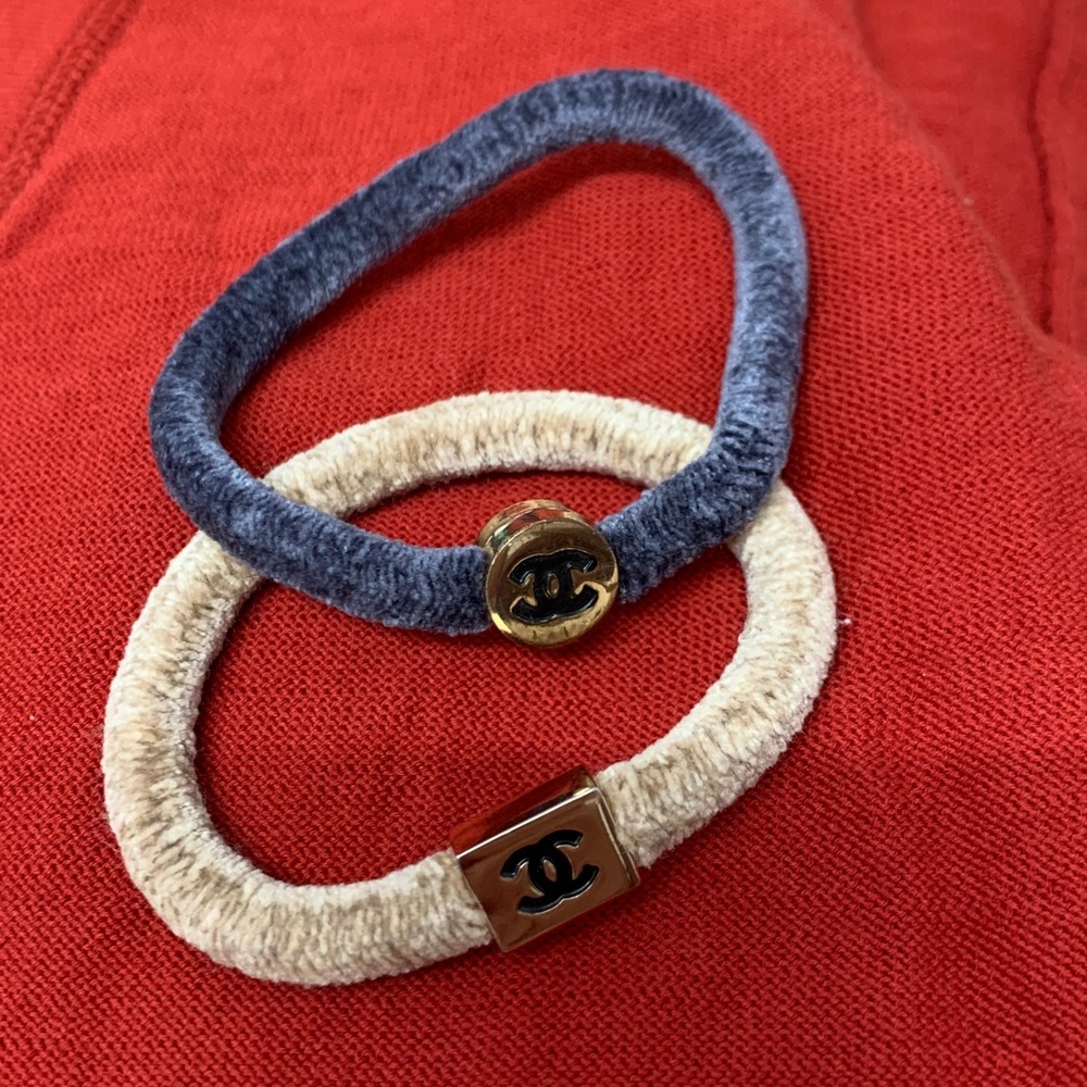 CHANEL Beige and Navy Velvet Bracelets with Gold Accents - Picture 5 of 5